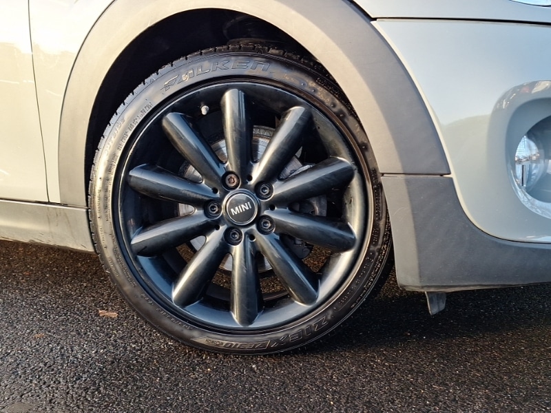 Used MINI Hatch 2018 for sale - 76937872: Photo 9