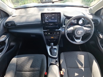 Used Toyota Yaris Cross 2023 for sale - 79573337: Photo