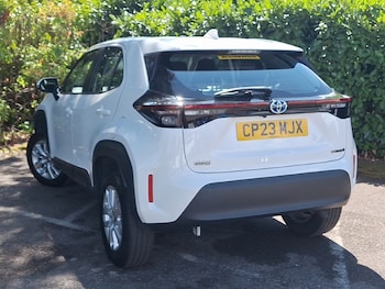Used Toyota Yaris Cross 2023 for sale - 79573337: Photo