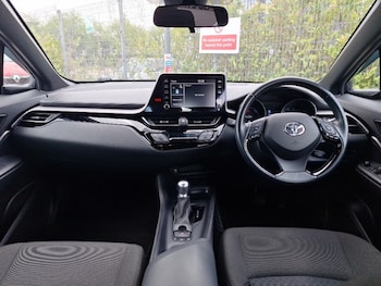 Used Toyota C-HR 2020 for sale - 78225280: Photo