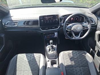 Used Volkswagen T-Roc 2023 for sale - 78656497: Photo