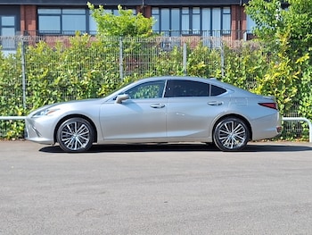 Used Lexus ES 2022 for sale - 76683630: Photo