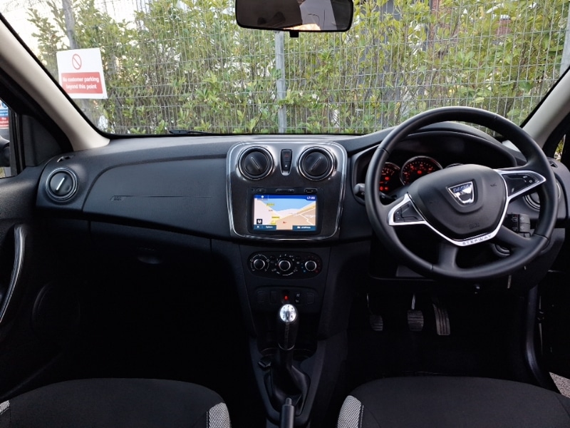 Used Dacia Sandero Stepway 2020 for sale - 77987999: Photo 2