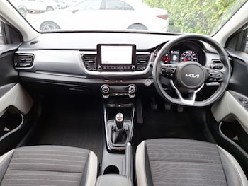 Used Kia Stonic 2022 for sale - 75725549: Photo