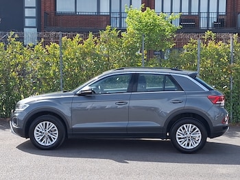 Used Volkswagen T-Roc 2024 for sale - 78355677: Photo