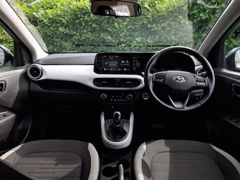 Used Hyundai i10 2023 for sale - 78928262: Photo
