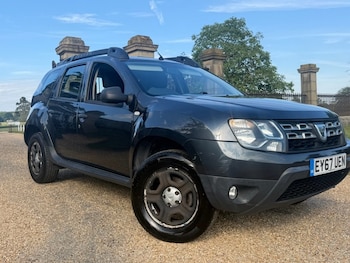 Used Dacia Duster 2017 for sale - 78923945: Photo
