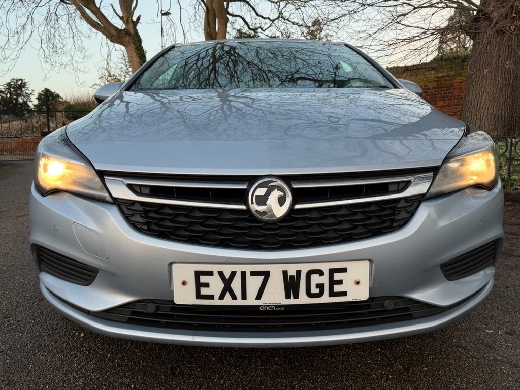 Used Vauxhall Astra 2017 for sale - 77172208: Photo 2
