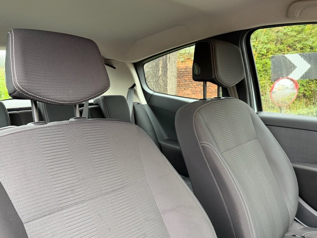 Used Renault Clio 2011 for sale - 77464156: Photo 14