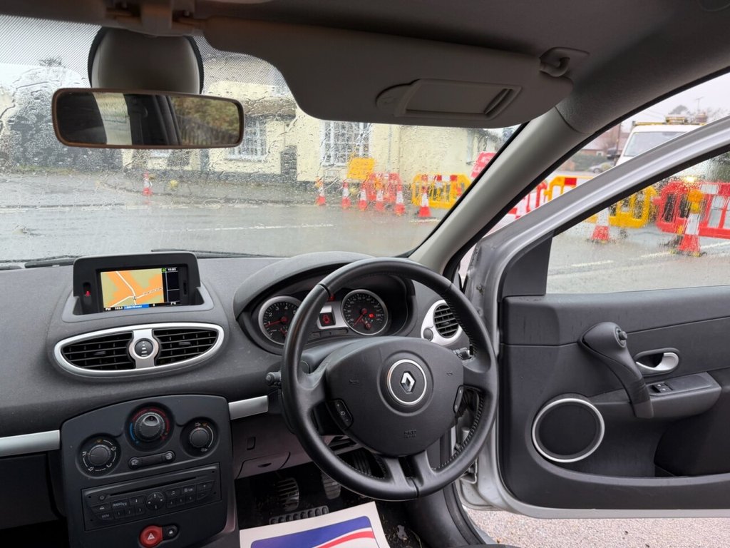 Used Renault Clio 2011 for sale - 77464156: Photo 17