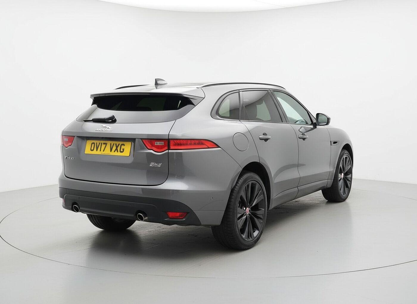 Used Jaguar F-Pace 2017 for sale - 76823678: Photo 2