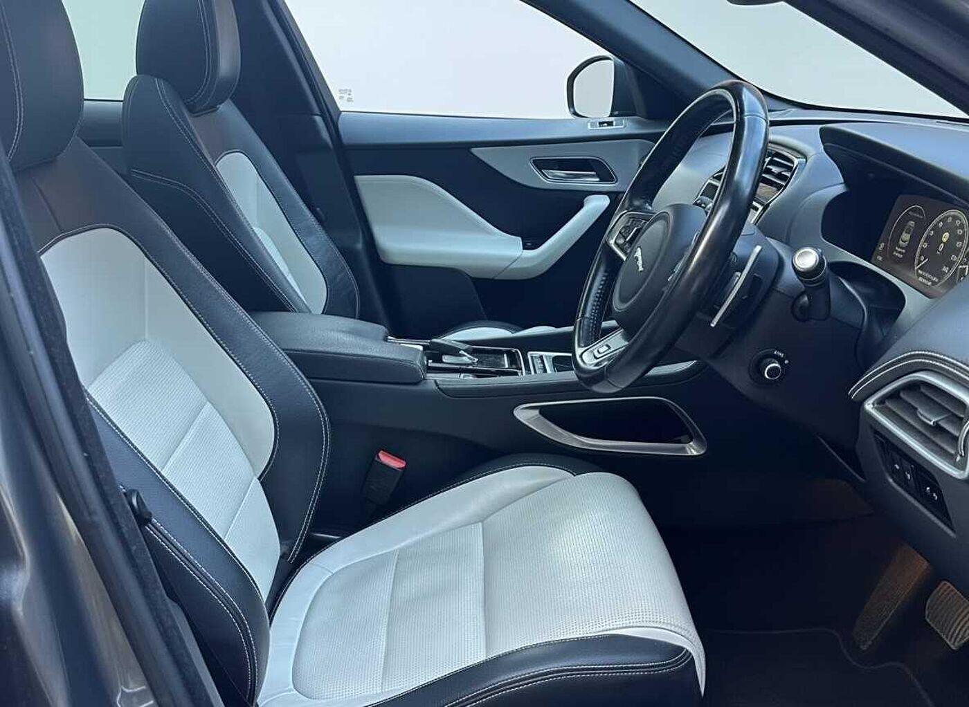 Used Jaguar F-Pace 2017 for sale - 76823678: Photo 4