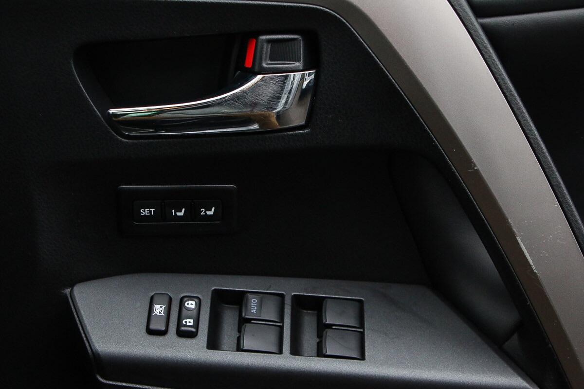 Used Toyota RAV4 2018 for sale - 77957777: Photo 15