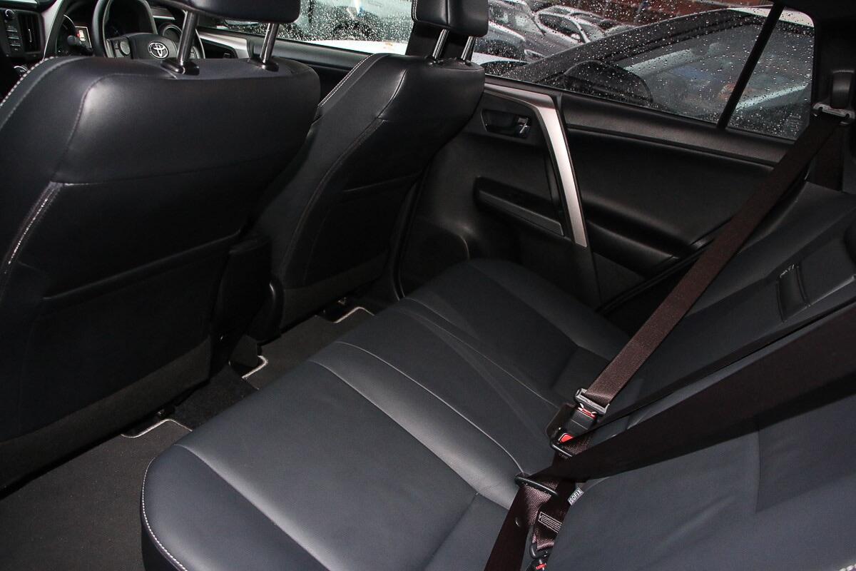 Used Toyota RAV4 2018 for sale - 77957777: Photo 7