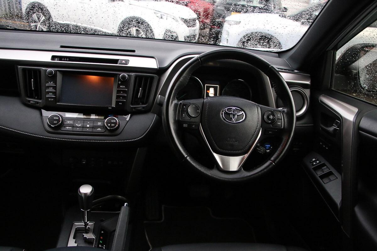 Used Toyota RAV4 2018 for sale - 77957777: Photo 8