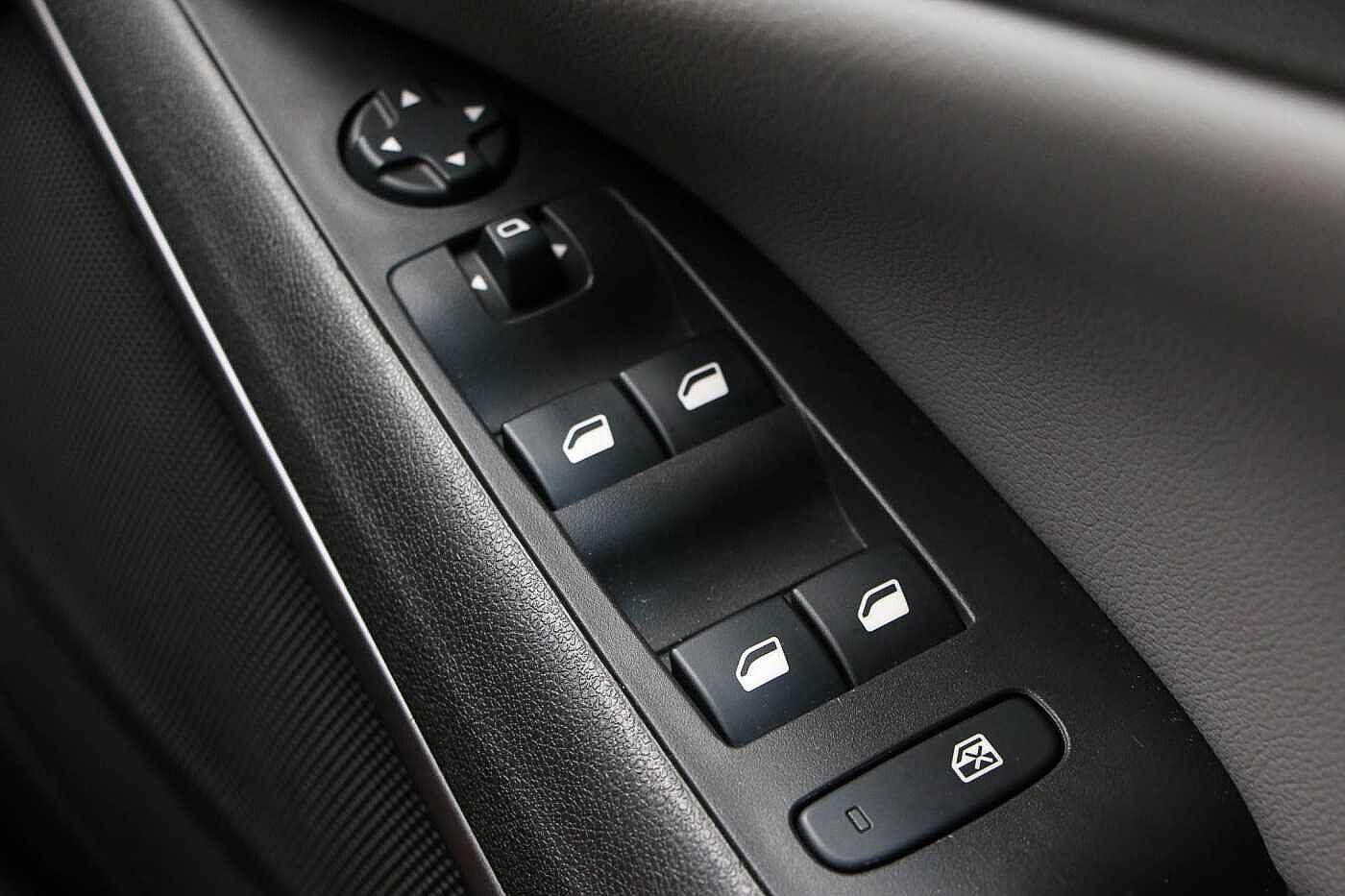 Used Vauxhall Crossland X 2017 for sale - 77633392: Photo 13