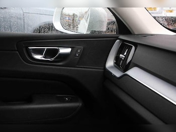 Used Volvo XC60 2018 for sale - 76742946: Photo