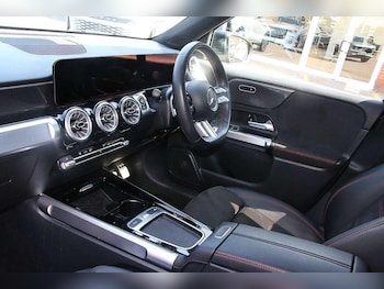 Used Mercedes-Benz GLB 2025 for sale - 78301840: Photo