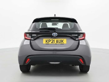 Used Toyota Yaris 2021 for sale - 77496319: Photo