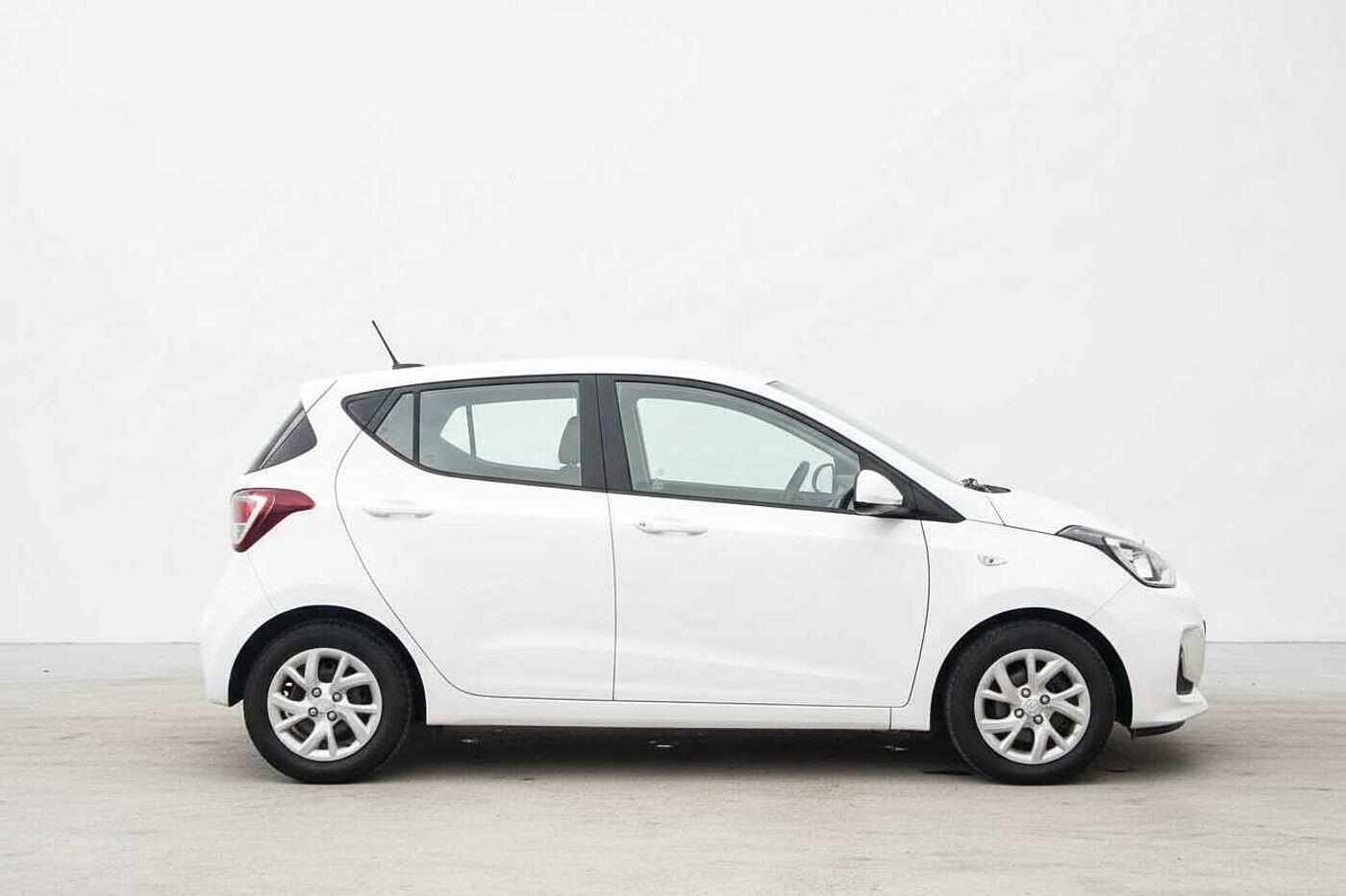 Used Hyundai i10 for sale - 76608475: Photo 2