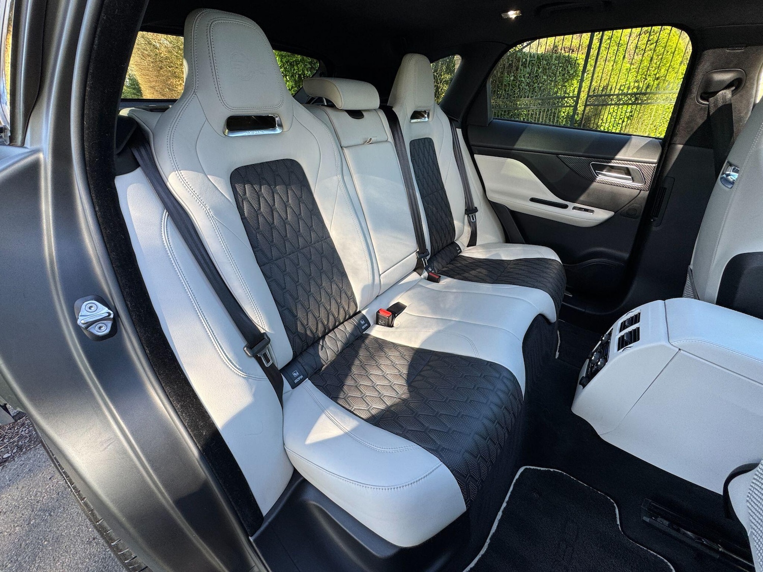 Used Jaguar F-Pace 2019 for sale - 77940431: Photo 33