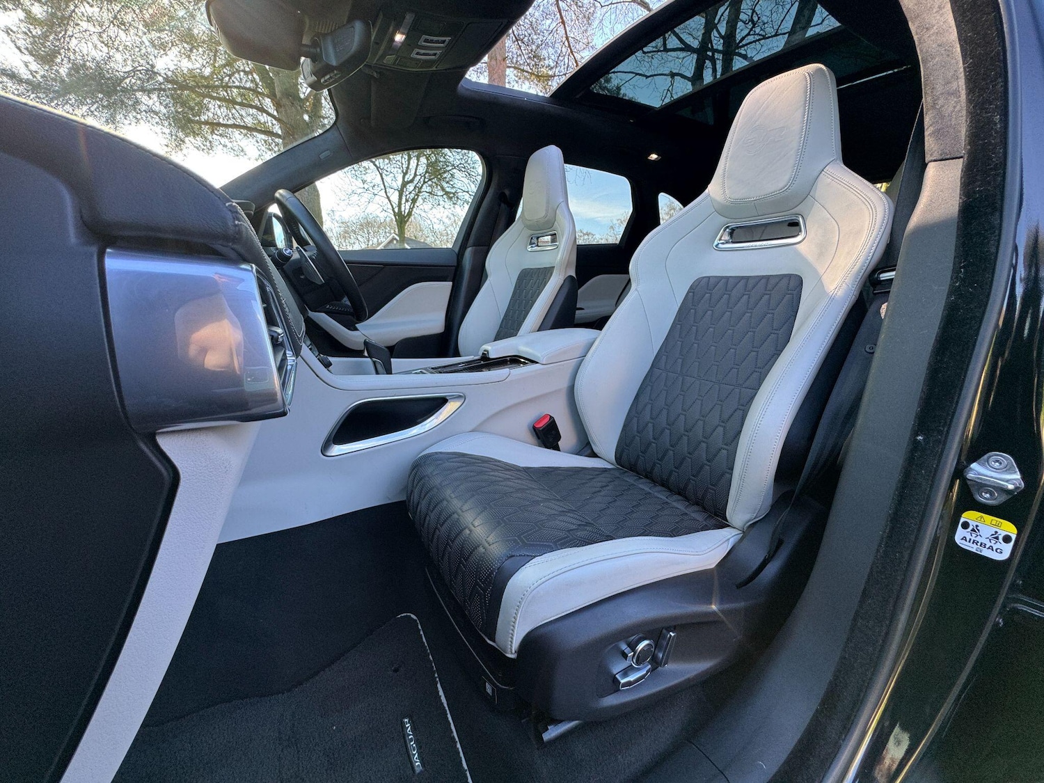 Used Jaguar F-Pace 2019 for sale - 77940431: Photo 5