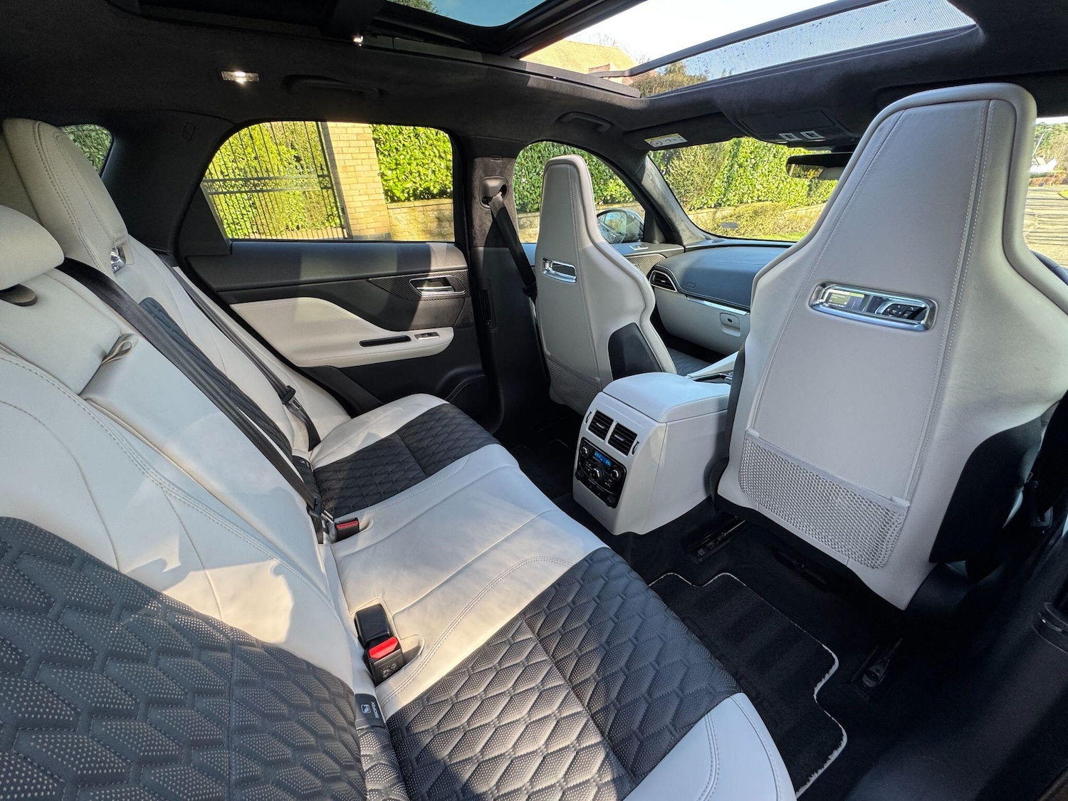 Used Jaguar F-Pace 2019 for sale - 77940431: Photo 64