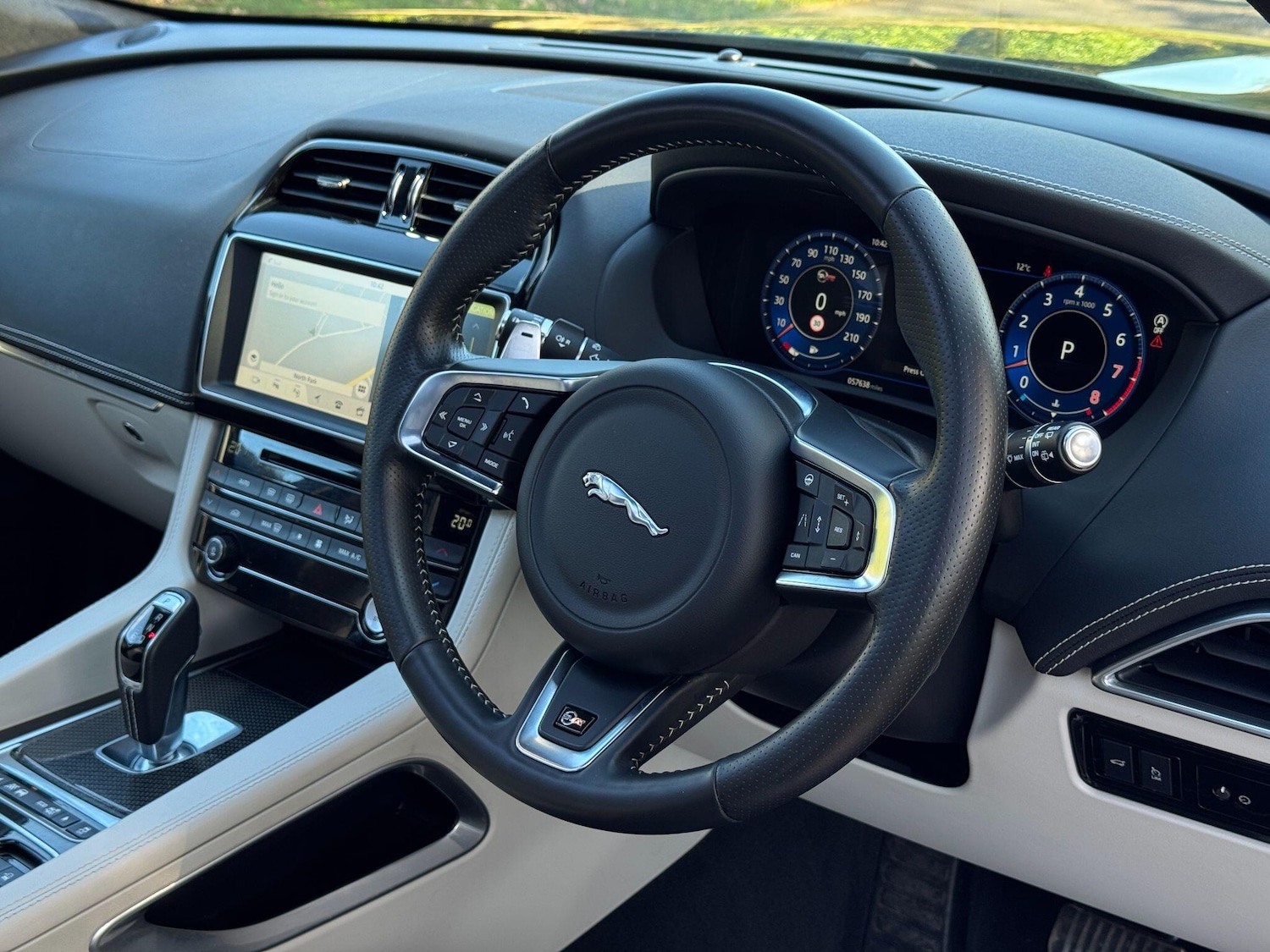 Used Jaguar F-Pace 2019 for sale - 77940431: Photo 73