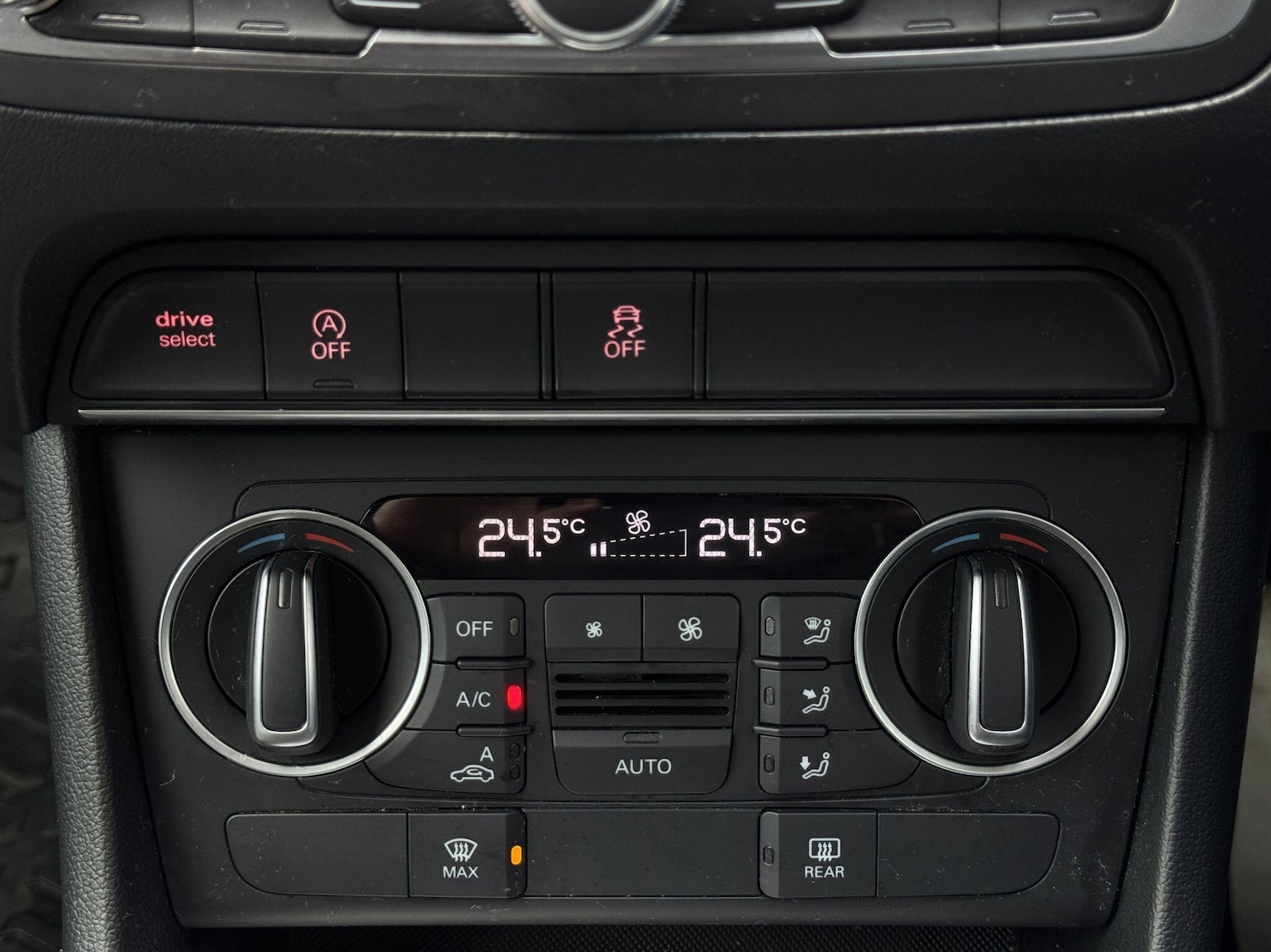 Used Audi Q3 2015 for sale - 77439933: Photo 15