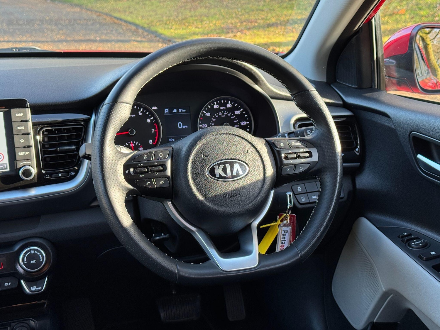 Used Kia Stonic 2019 for sale - 76759681: Photo 38