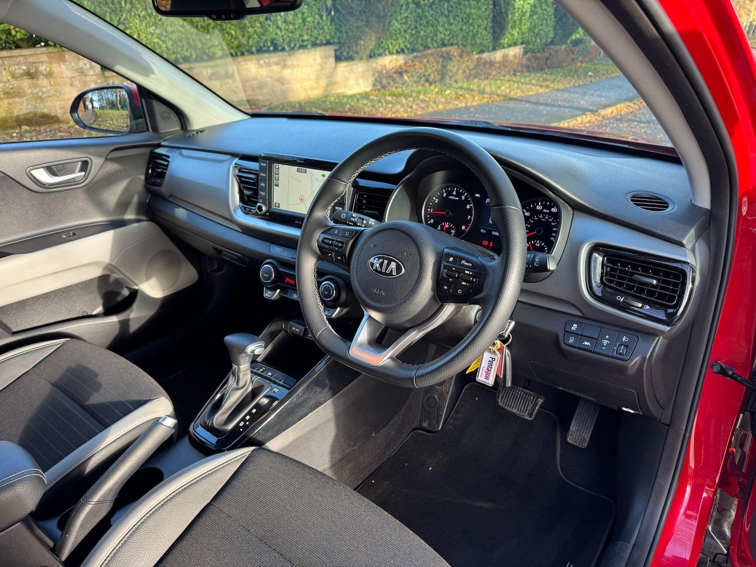 Used Kia Stonic 2019 for sale - 76759681: Photo 4