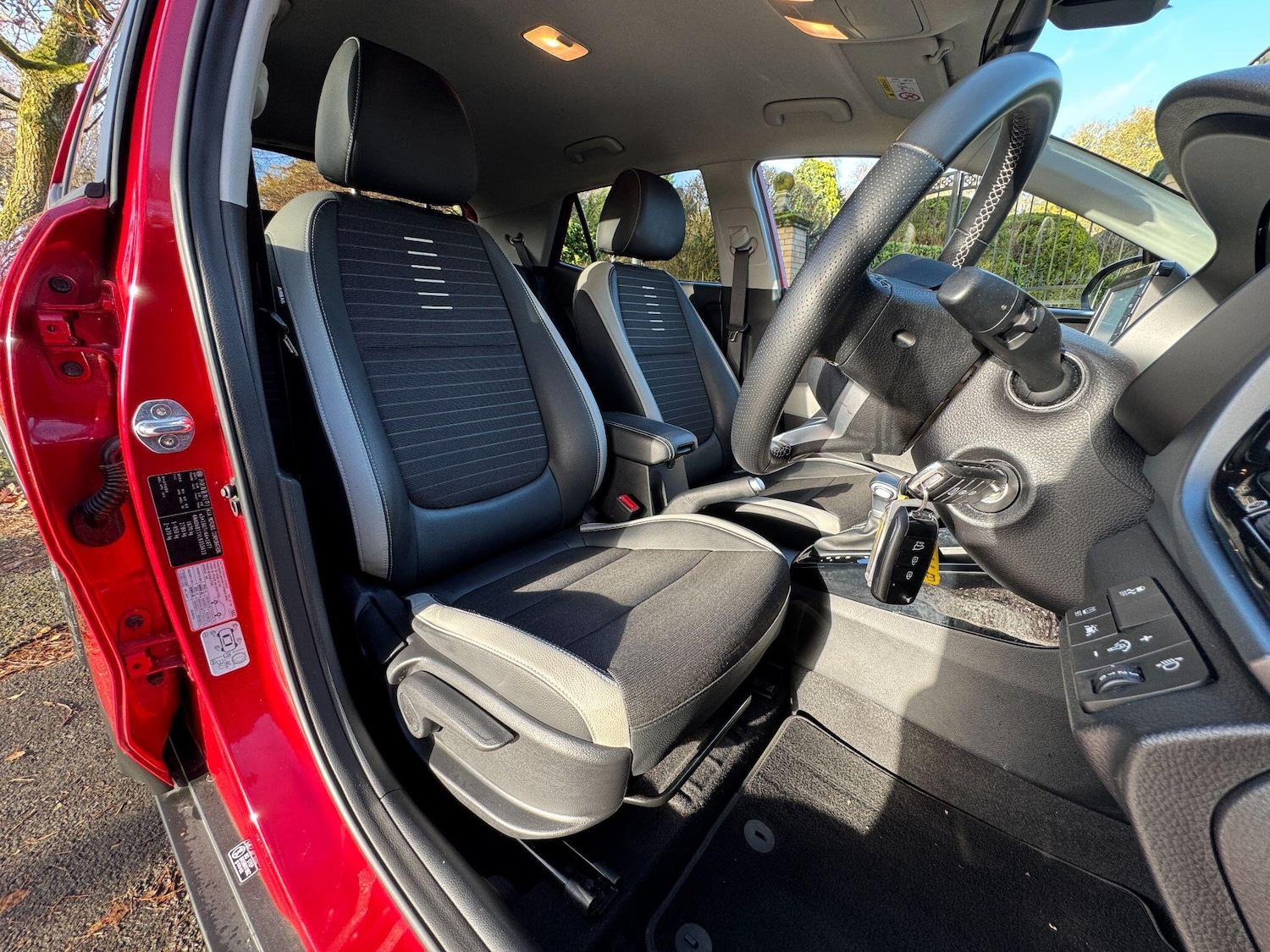 Used Kia Stonic 2019 for sale - 76759681: Photo 49