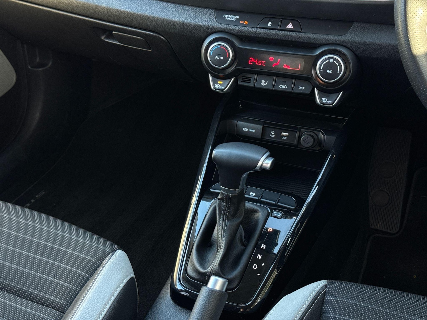 Used Kia Stonic 2019 for sale - 76759681: Photo 53