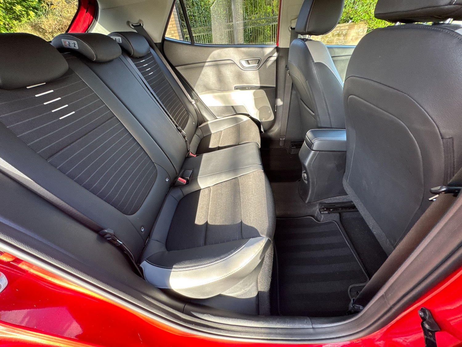 Used Kia Stonic 2019 for sale - 76759681: Photo 76