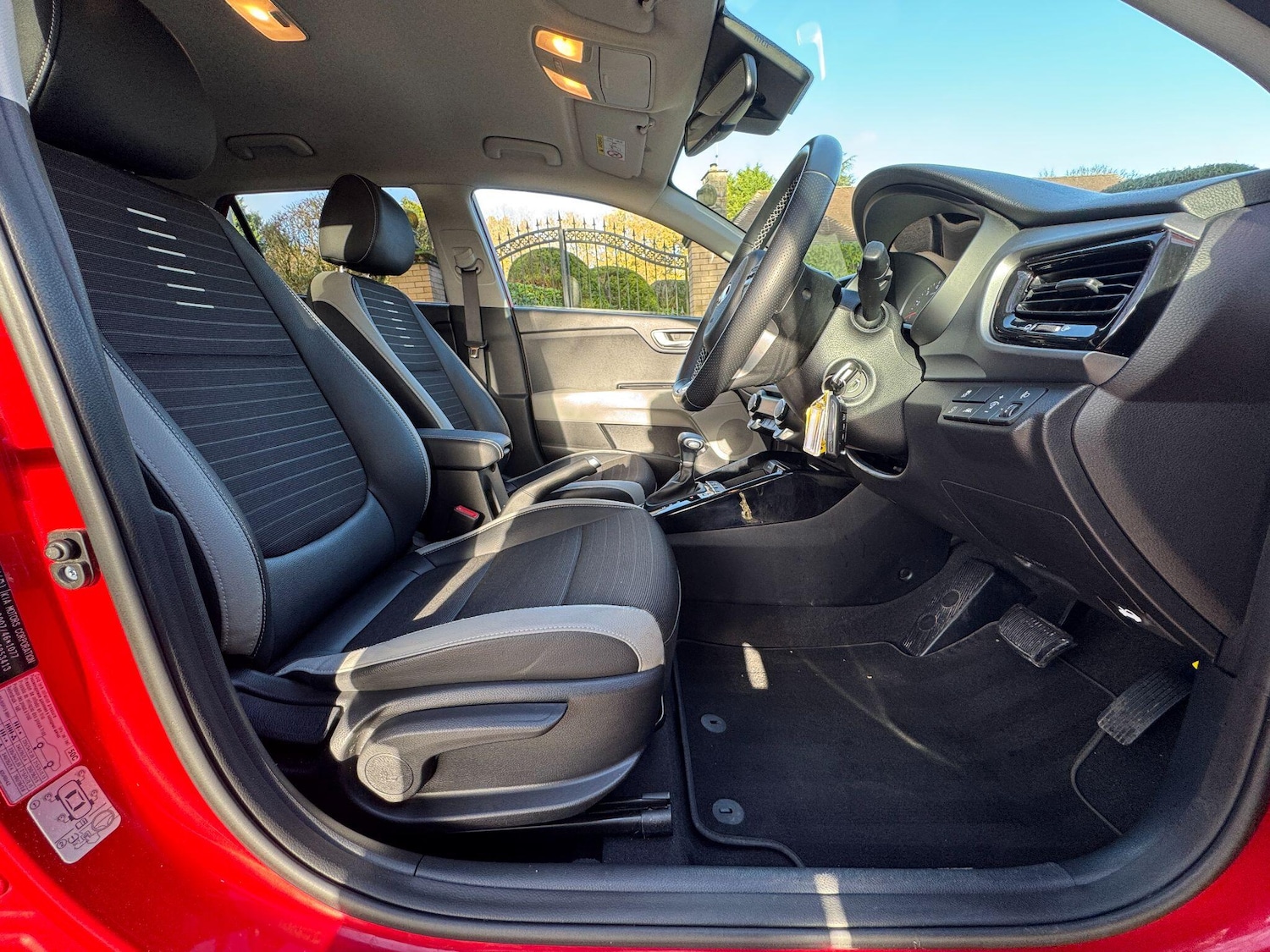 Used Kia Stonic 2019 for sale - 76759681: Photo 83