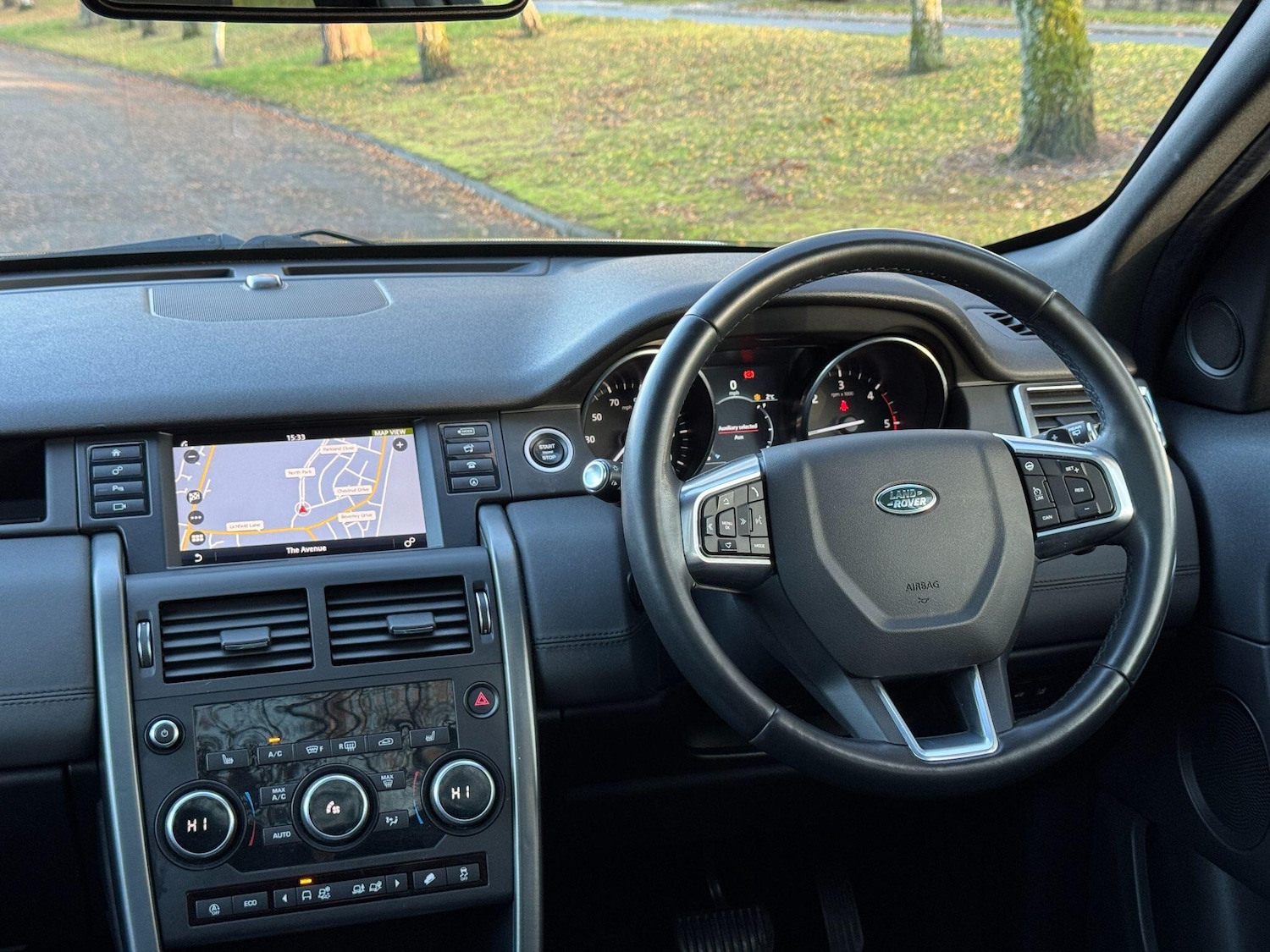 Used Land Rover Discovery Sport 2019 for sale - 76645726: Photo 24