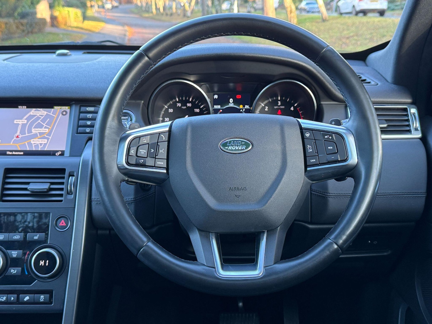 Used Land Rover Discovery Sport 2019 for sale - 76645726: Photo 41