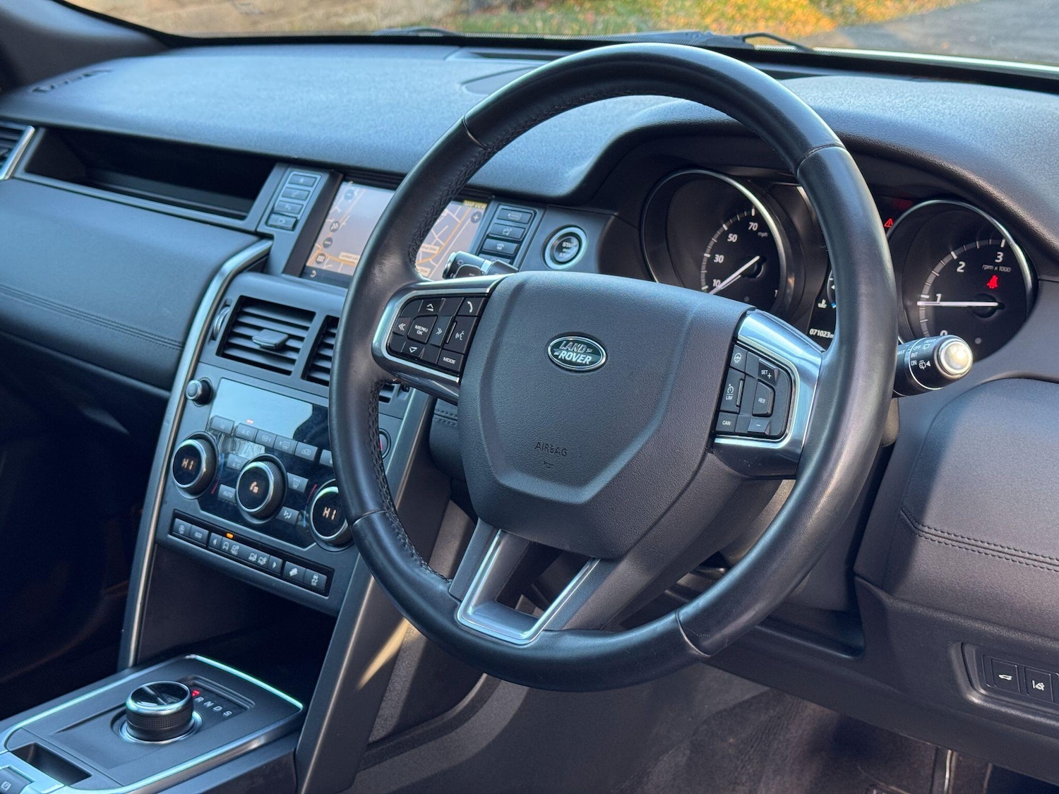 Used Land Rover Discovery Sport 2019 for sale - 76645726: Photo 45