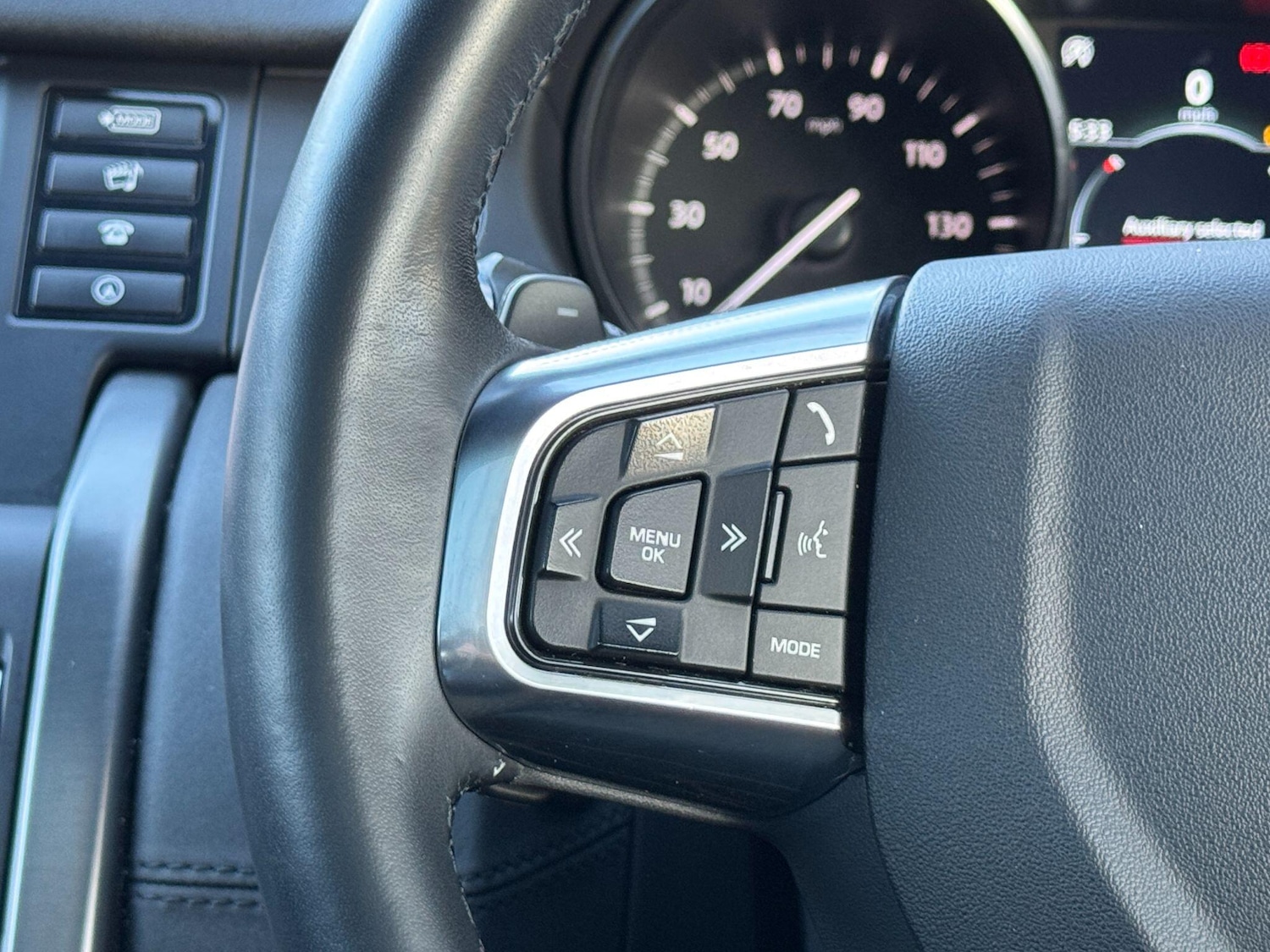 Used Land Rover Discovery Sport 2019 for sale - 76645726: Photo 59