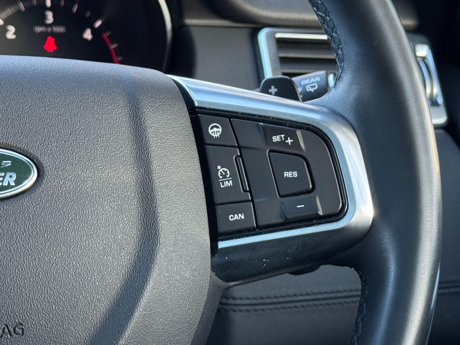 Used Land Rover Discovery Sport 2019 for sale - 76645726: Photo 61