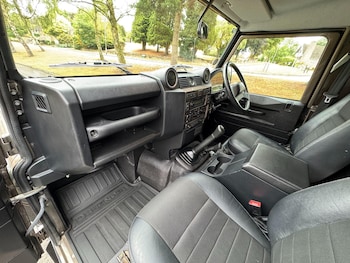 Used Land Rover Defender 90 2012 for sale - 75634875: Photo