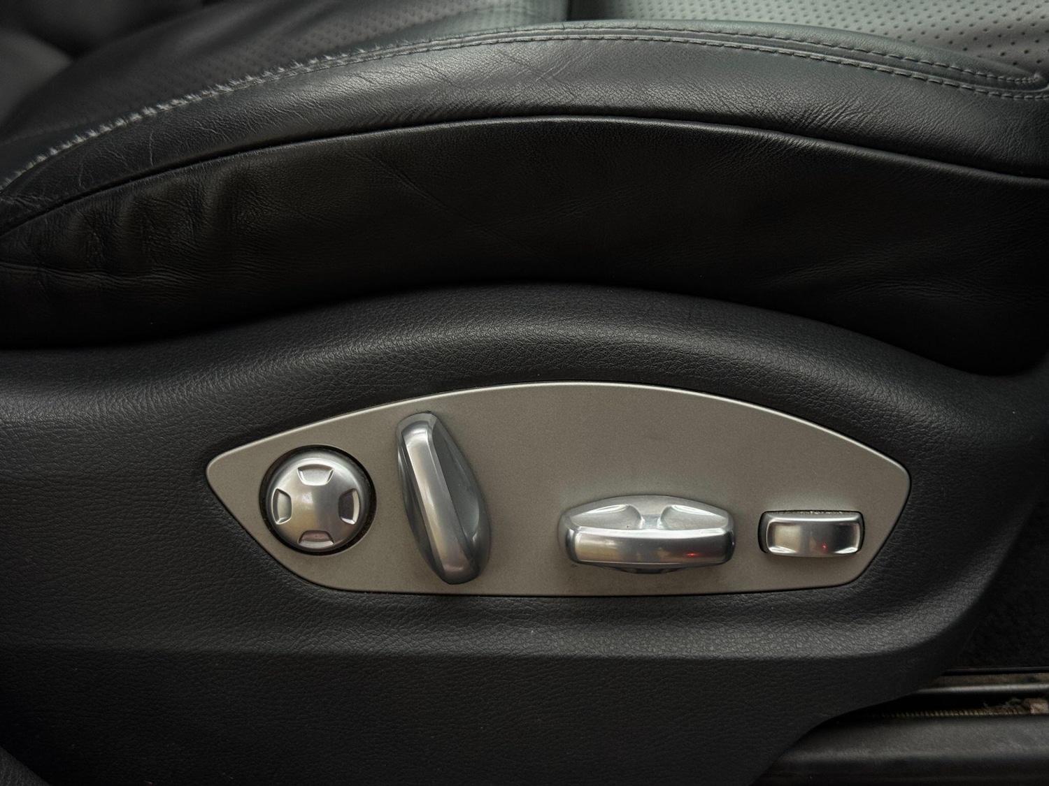 Used Porsche Cayenne 2015 for sale - 76485097: Photo 19