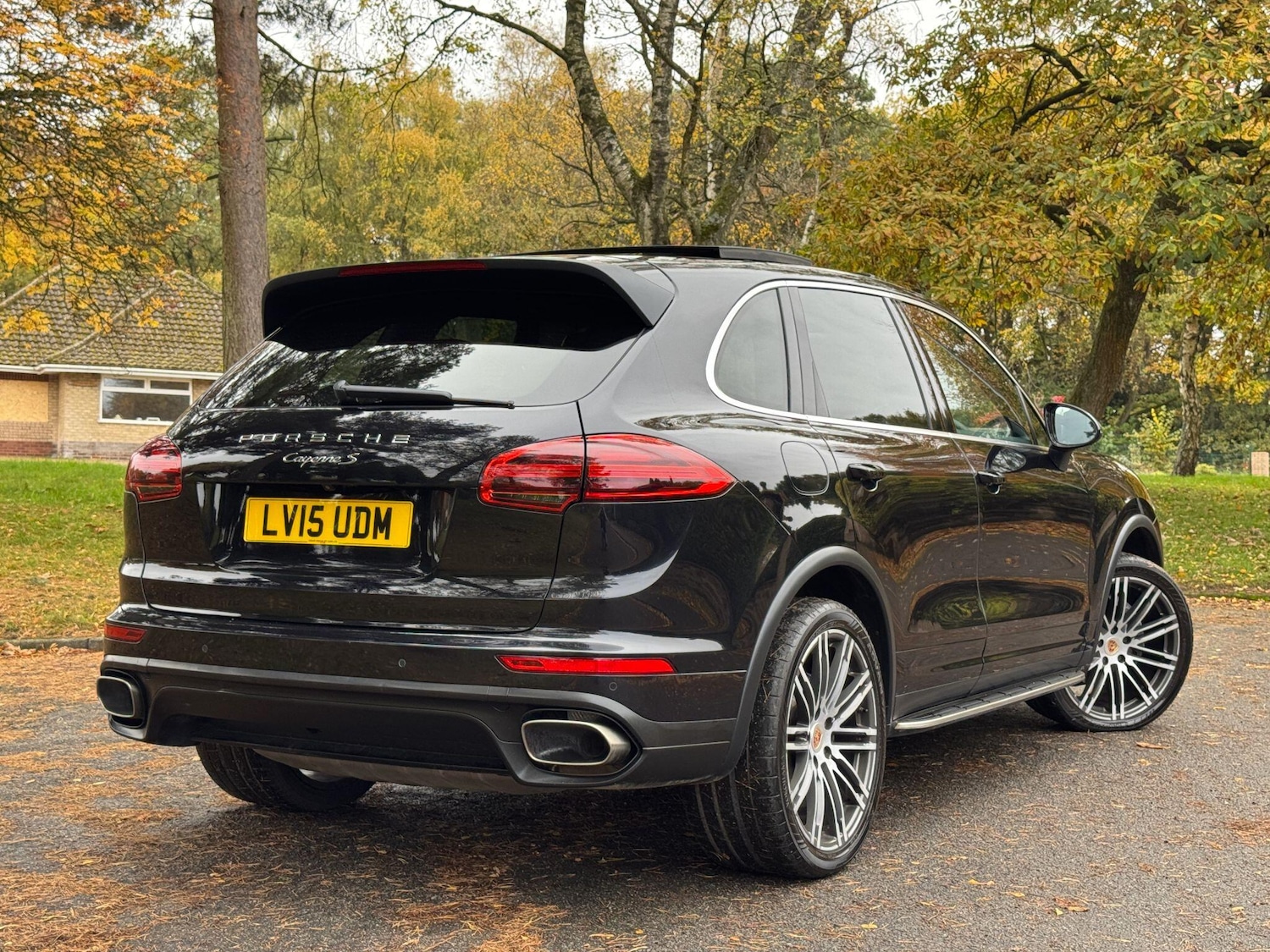 Used Porsche Cayenne 2015 for sale - 76485097: Photo 2
