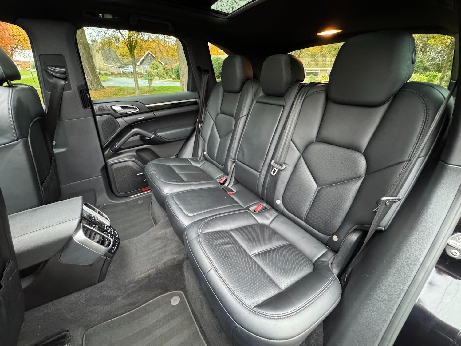 Used Porsche Cayenne 2015 for sale - 76485097: Photo 31