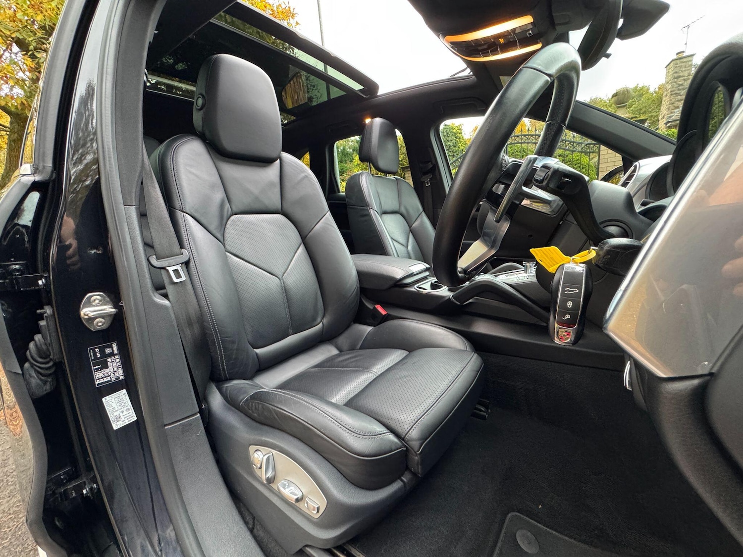 Used Porsche Cayenne 2015 for sale - 76485097: Photo 42