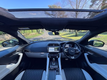 Used Jaguar F-Pace 2019 for sale - 78157816: Photo