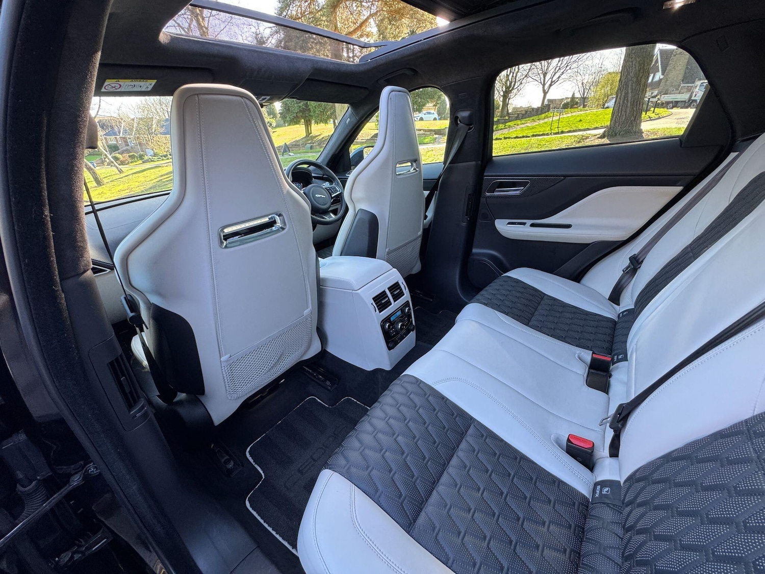 Used Jaguar F-Pace 2019 for sale - 78157816: Photo 8