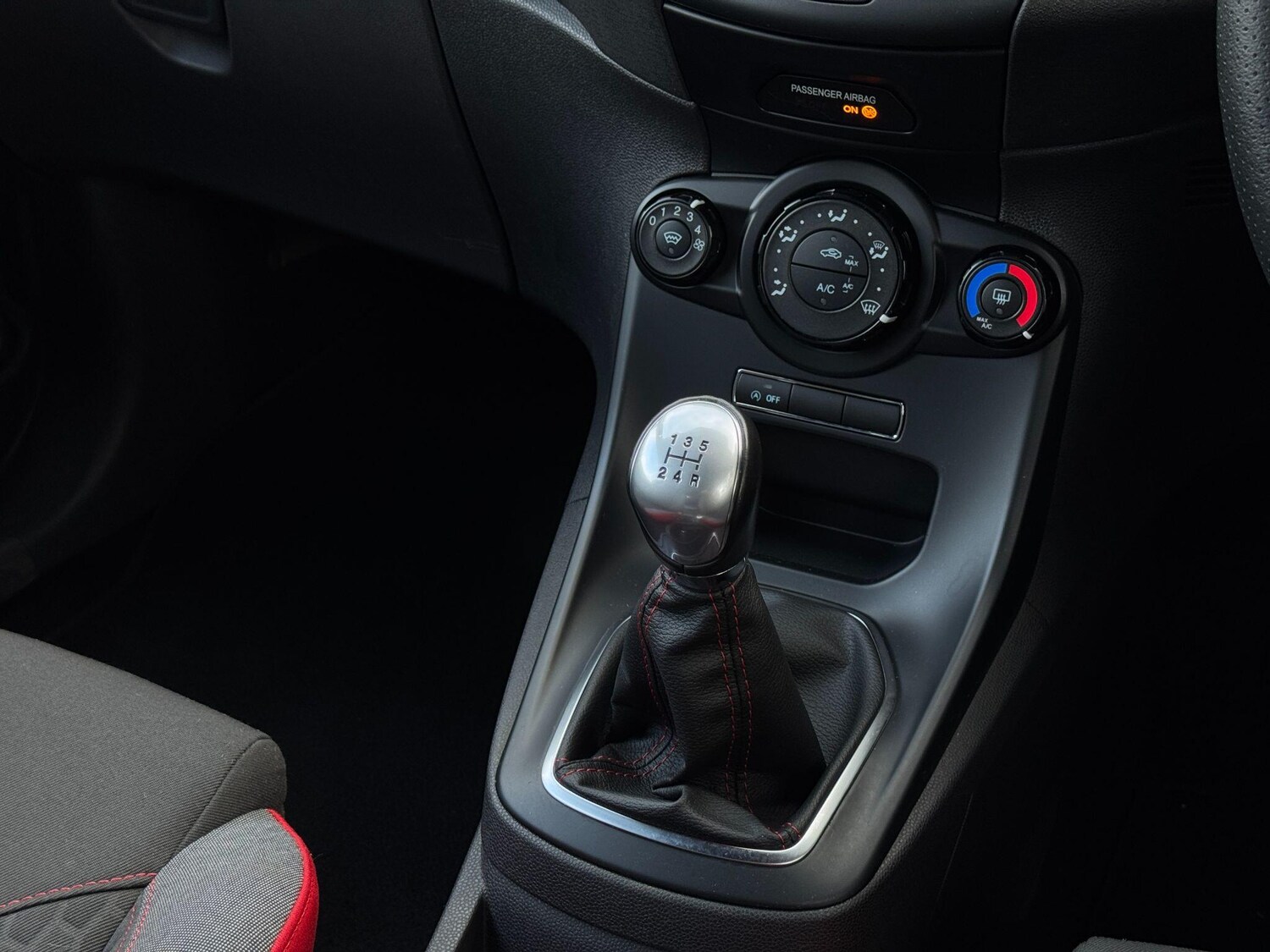 Used Ford Fiesta 2016 for sale - 76936211: Photo 38