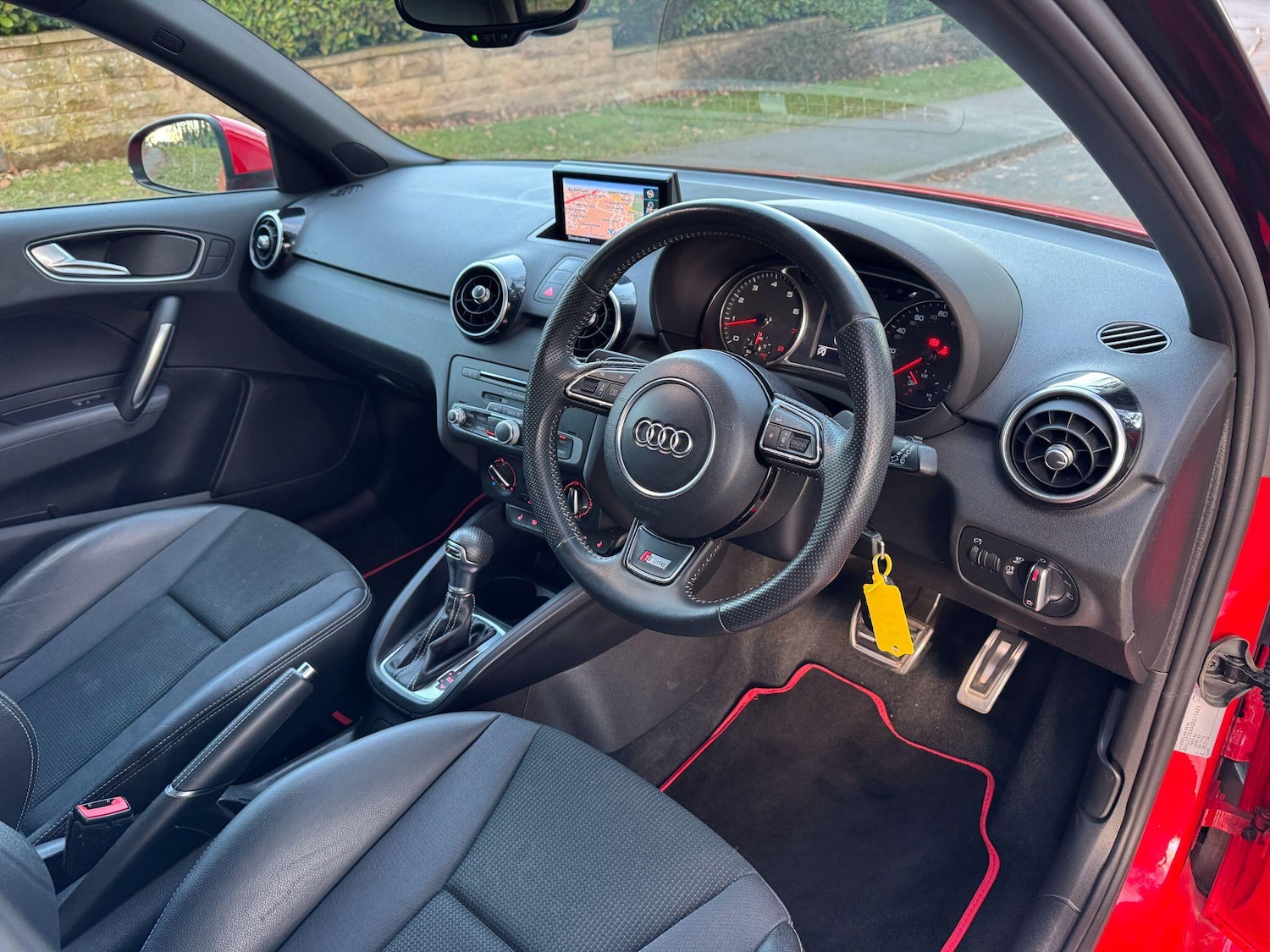 Used Audi A1 2015 for sale - 77120359: Photo 4