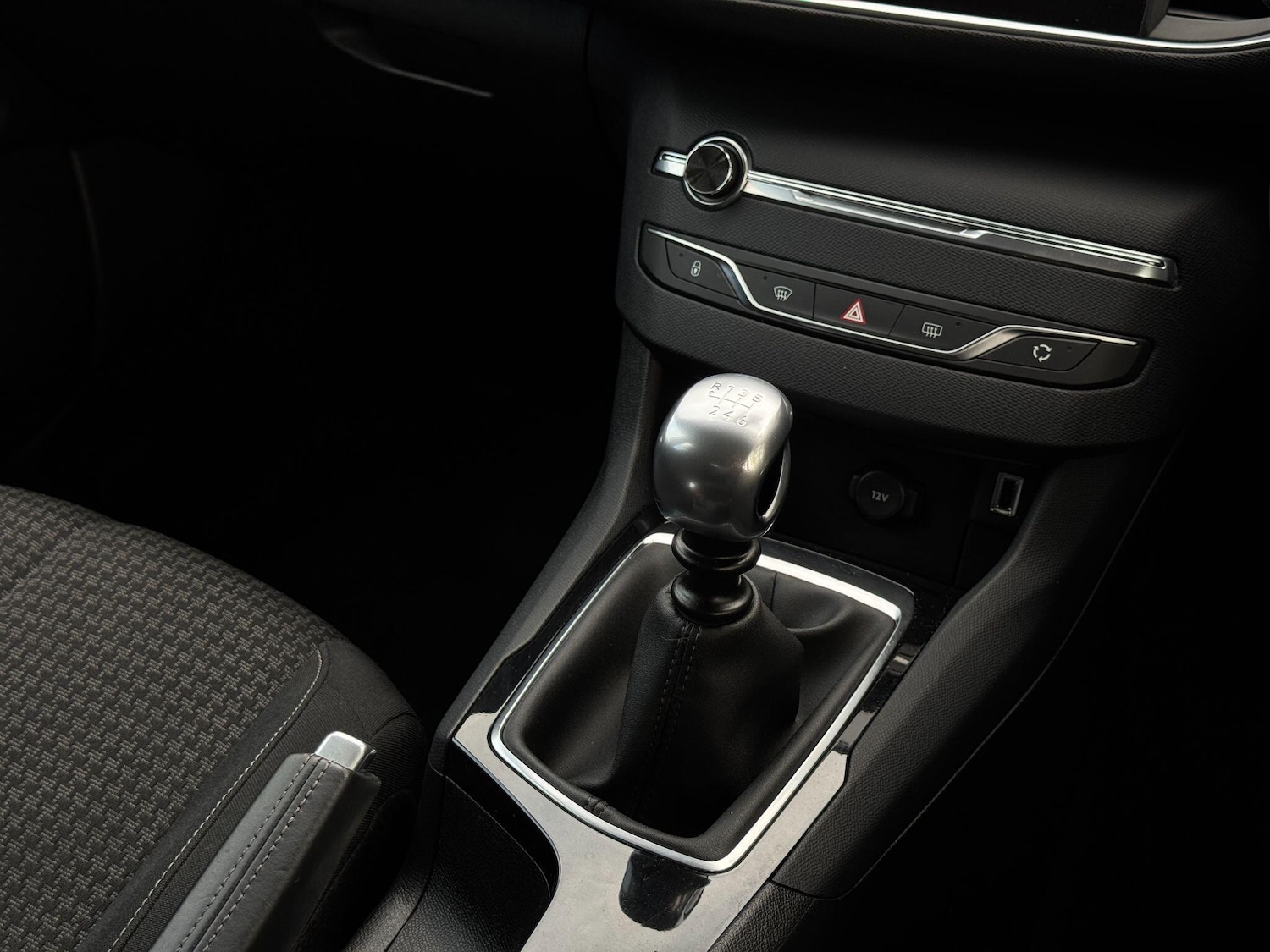 Used Peugeot 308 2017 for sale - 77254833: Photo 42